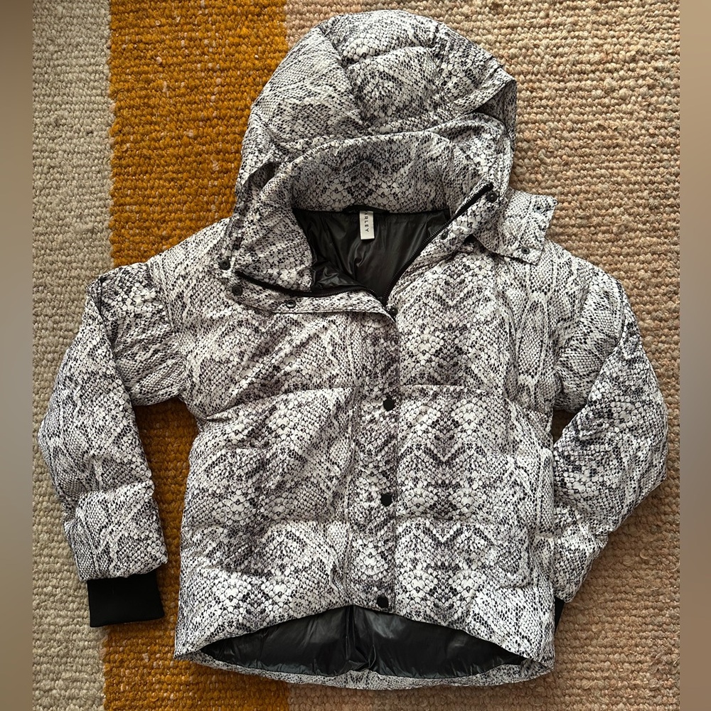 Varley Highland Puffer Jacket in Snake Print